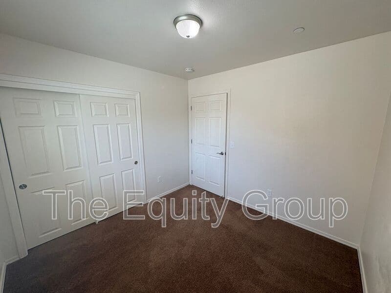 Tulare House: 2109 Bella Oaks Drive