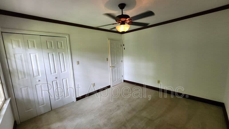 Alpharetta House: 310 Milesford Ct.