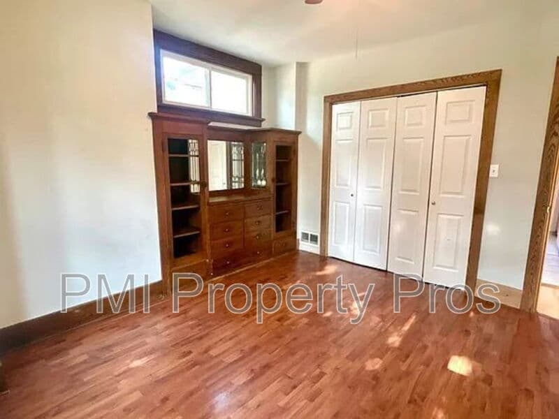 Waukesha Condo: 424 W College Ave