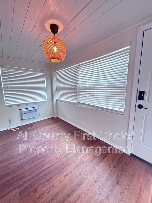 St. Petersburg House: 3928 1st Ave N