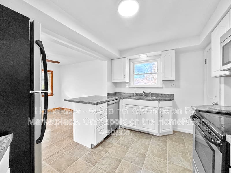 New Castle House: 1406 N Mercer St