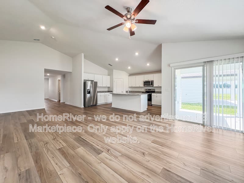 Jacksonville House: 6918 Myrtle Oak Rd