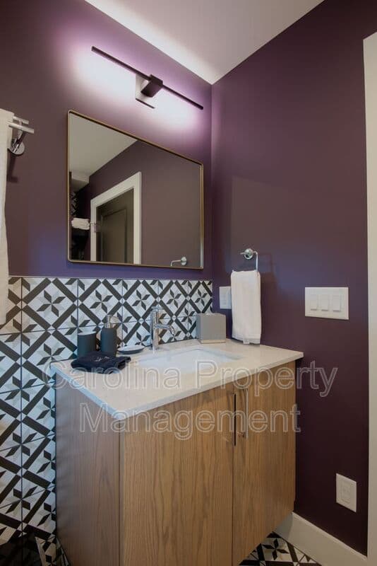 Charlotte House: 3945 Rockfern Rd