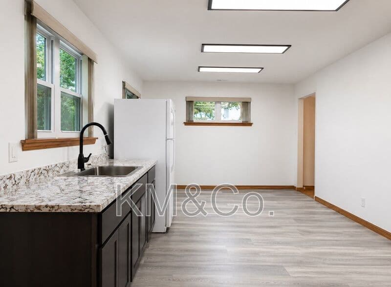 Hillsboro House: 535 Elm Street