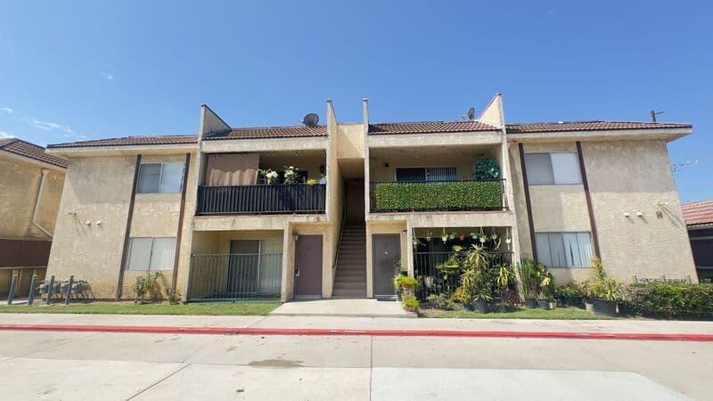 La Puente Condo: 1520 N California Ave
