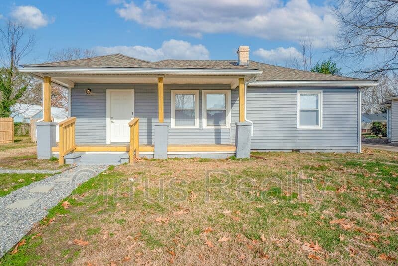 Portsmouth House: 6 Worden Pl