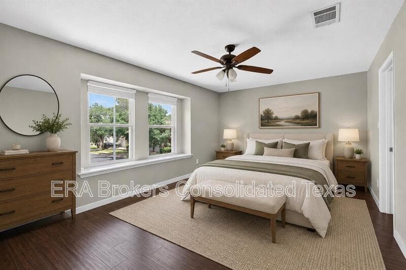 Austin House: 7601 Windrush Dr