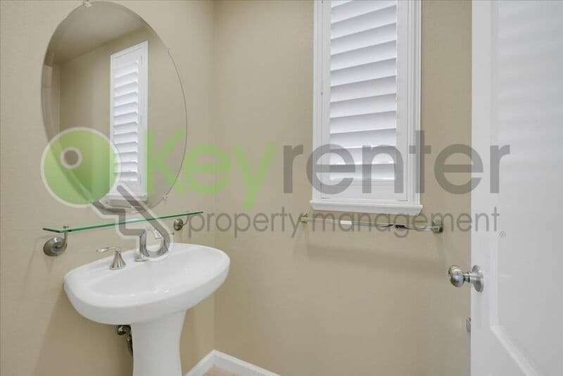 Orangevale House: 6123 Rolkingham Lane