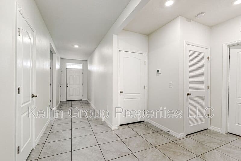 Haines City House: 972 Serchio St