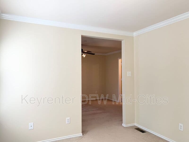 Lewisville House: 2993 St Andrews Drive