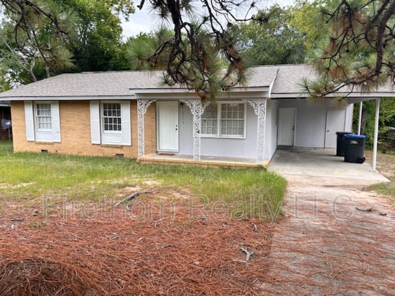 Augusta House: 2418 Sumac Drive