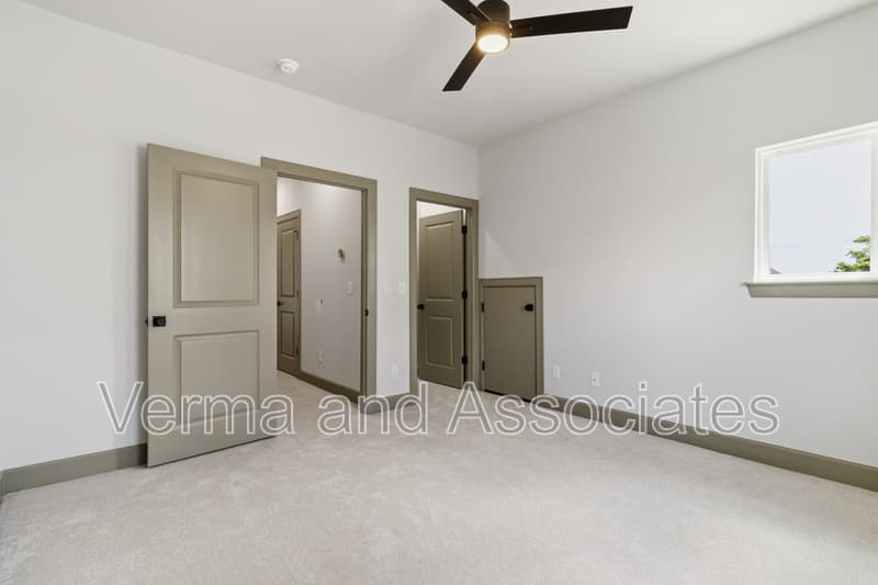 Centerton House: 1061 Whistler St