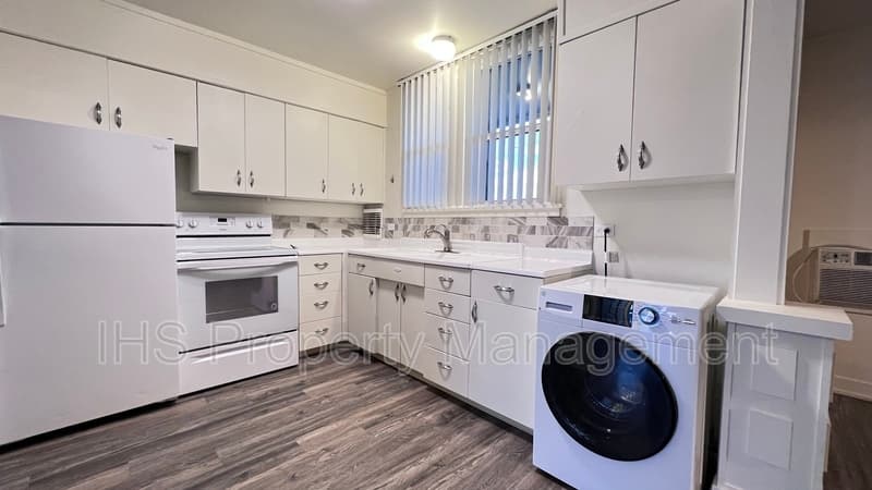 Richland Condo: 1209 George Washington Way