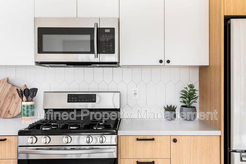 Los Angeles Condo: 5358 Loma Linda Ave
