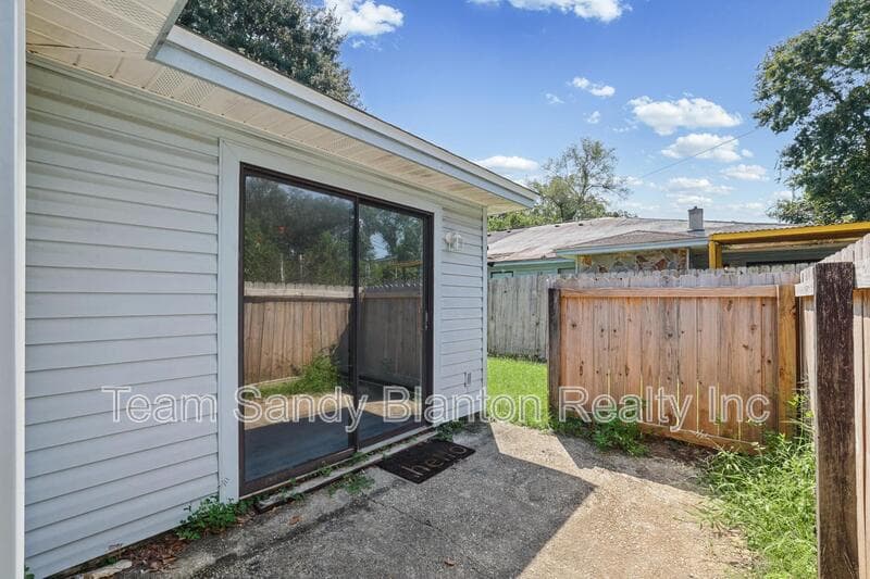Pensacola House: 455 Stara Circle