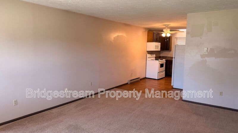Germantown House: 40 Candlewood Ct