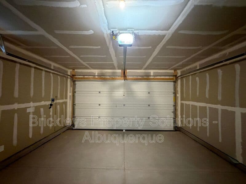 Albuquerque House: 6118 Chicago Dr SE