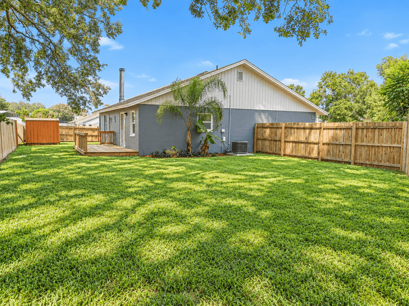 Lakeland House: 357 Santiago Court