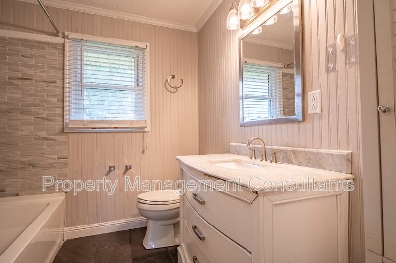 Muscle Shoals House: 1004 Ford Avenue