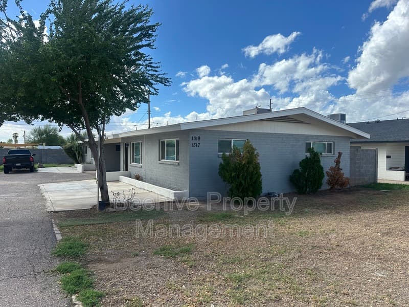 Tempe House: 1319 W 4th St