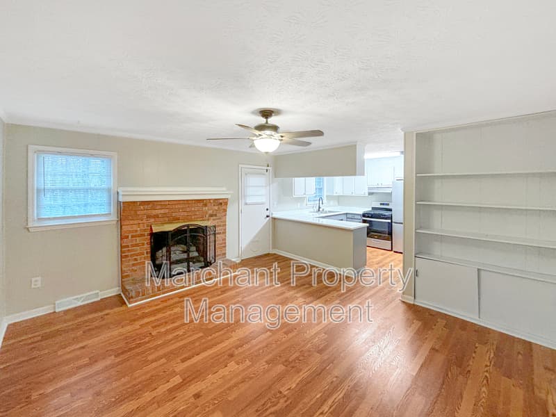 Taylors House: 15 Wood Circle