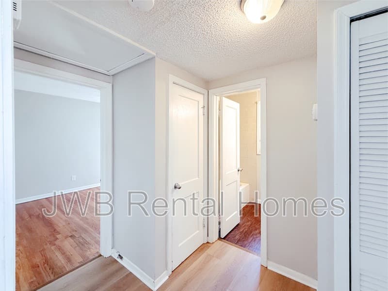 Jacksonville House: 2604 Lowell Ave