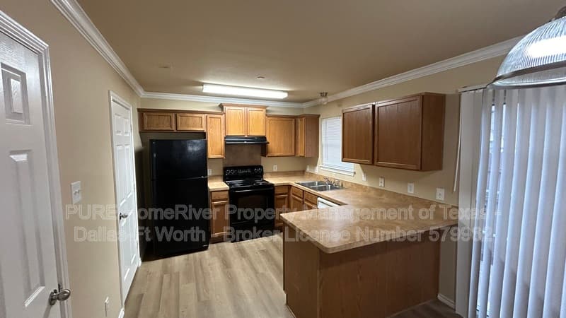 Duncanville House: 611 Oriole Blvd