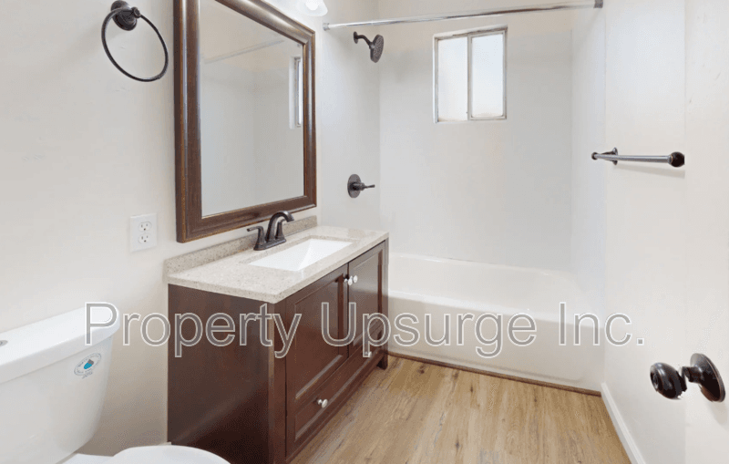 Anderson Condo: 19430 B Hill Street
