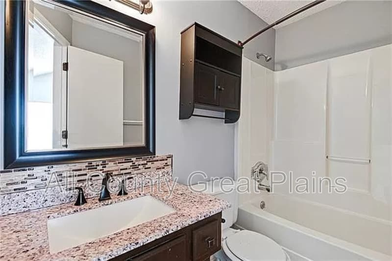Kansas City Townhome: 13330 Walnut Street