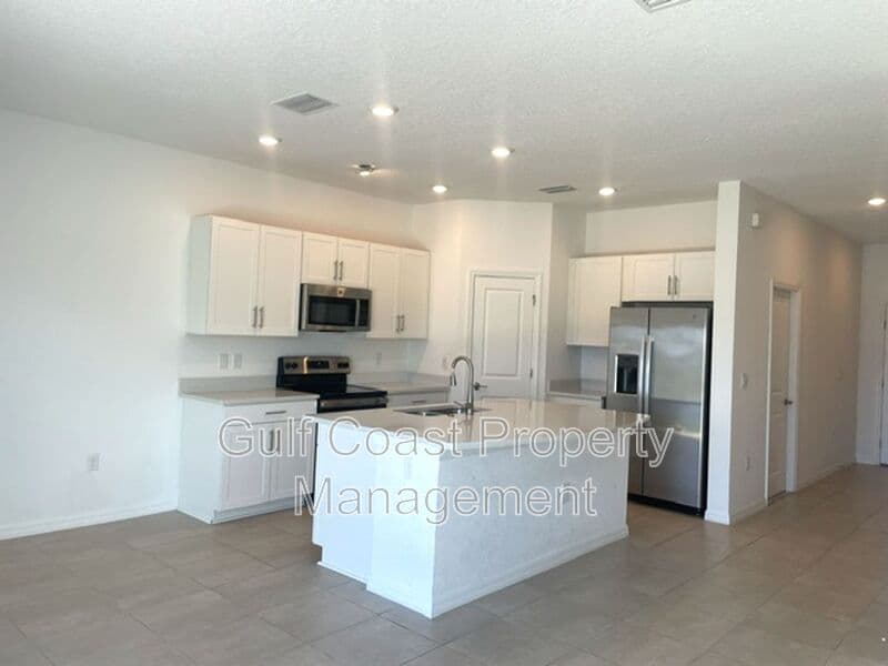 Nokomis House: 5730 Archipelago Street