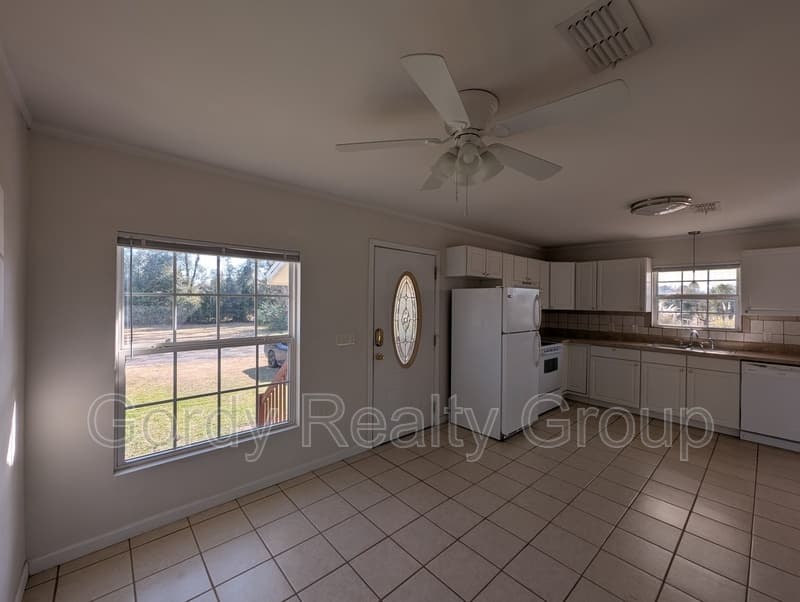 Marianna Condo: 3137A Redbud Lane