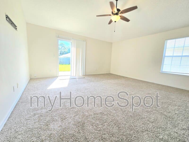 Pensacola House: 2497 Redoubt Ave
