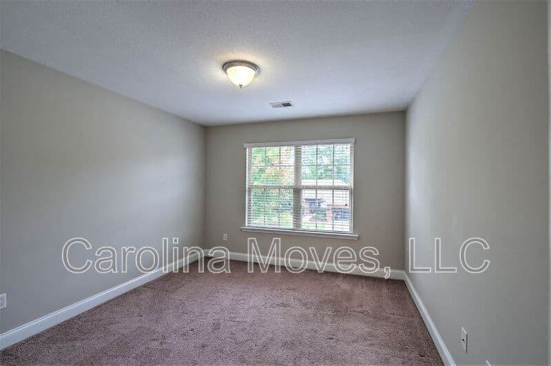 Spartanburg House: 836 Bayshore Lane
