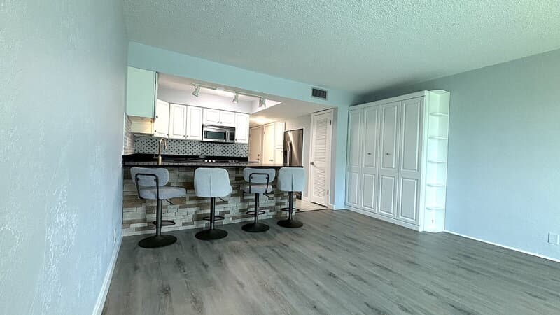 Daytona Beach Condo: 1437 North Atlantic Avenue