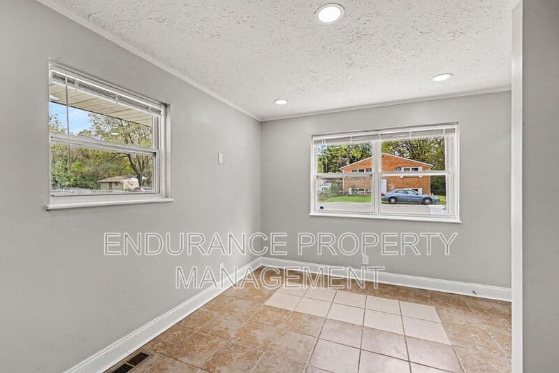 Dayton House: 1625 Linnbrook Dr
