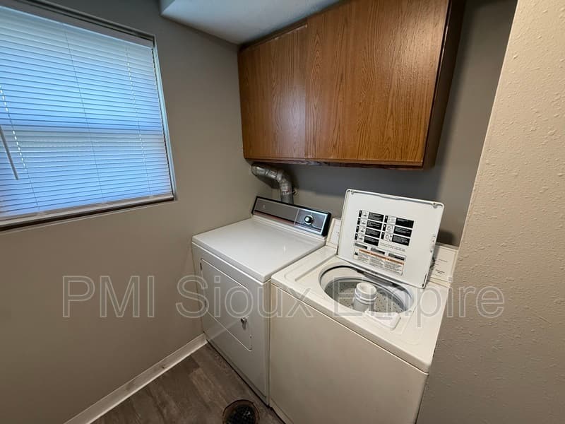 Sioux Falls Townhome: 211 N Fairfax Ave