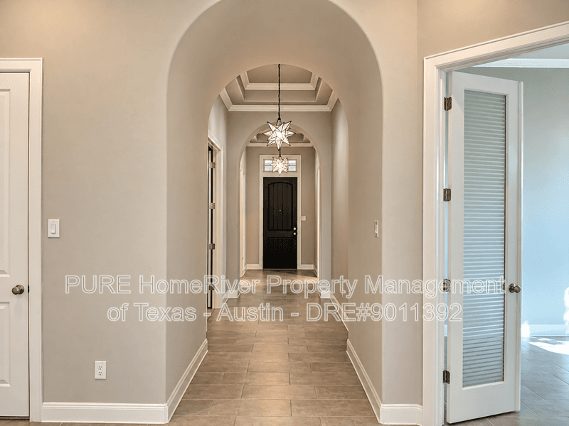Leander House: 2416 Belen Dr