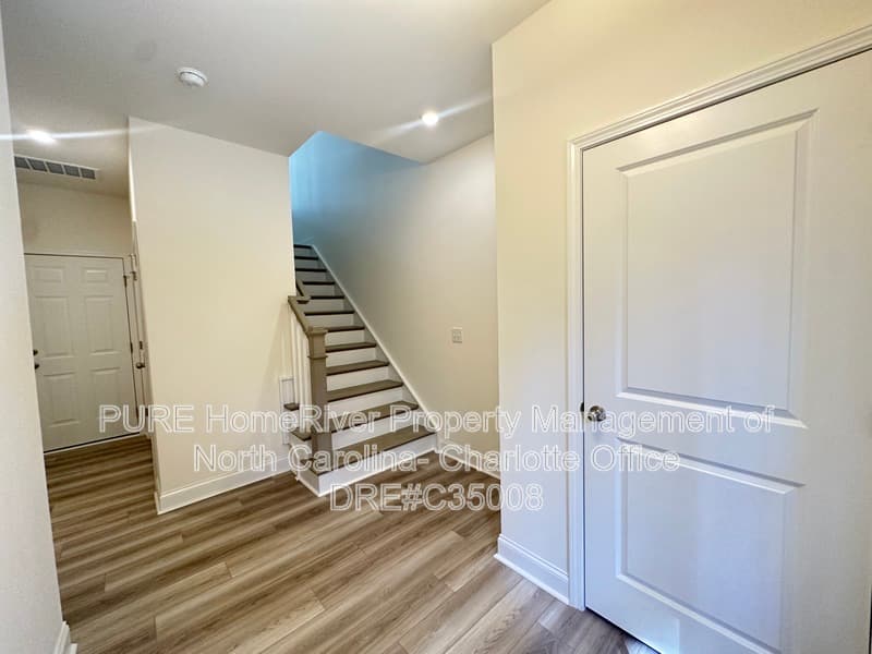 Charlotte House: 2413 Magnolia Blossom Way