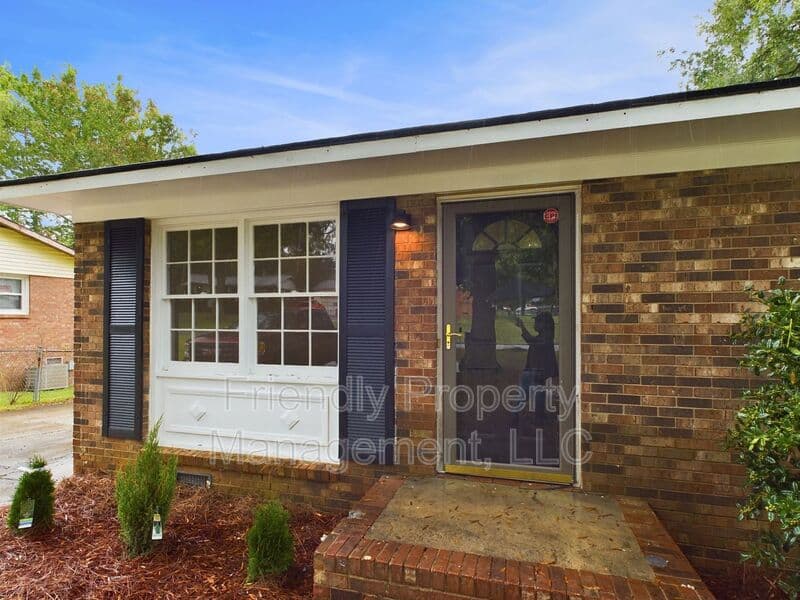 Winston Salem House: 4136 Kingsland Circle