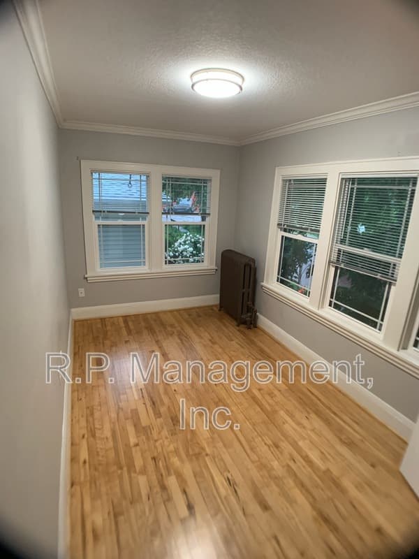 Saint Paul Condo: 1150 Central Ave W