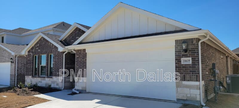 Fort Worth House: 10609 Potawatomi Lane