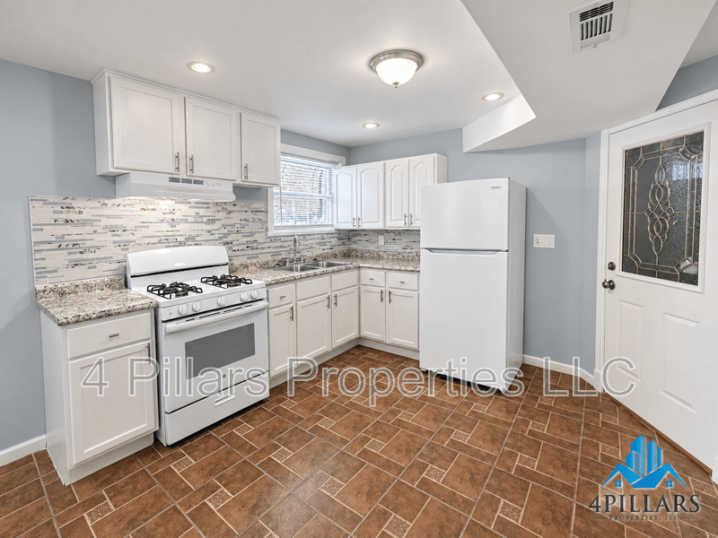 Hammond Condo: 5647 Sohl Avenue