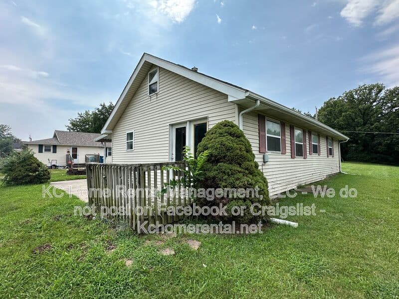Kansas City House: 7113 N Highland Ave