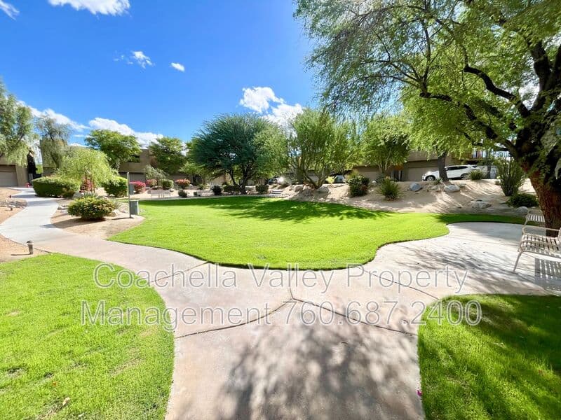 Palm Springs House: 353 Cheryl Dr