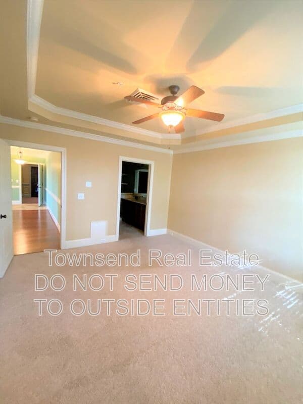 Fayetteville House: 3310-304 Starboard Way