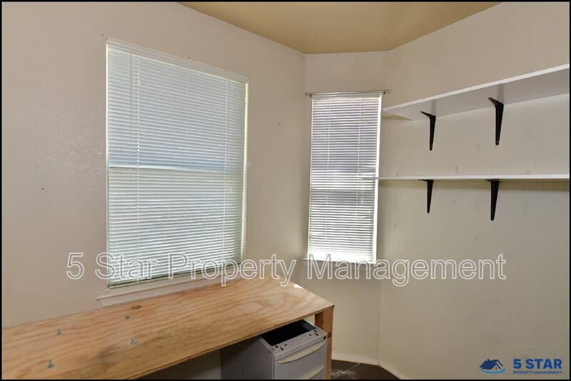 El Paso House: 4913 Adrian Campos St !!