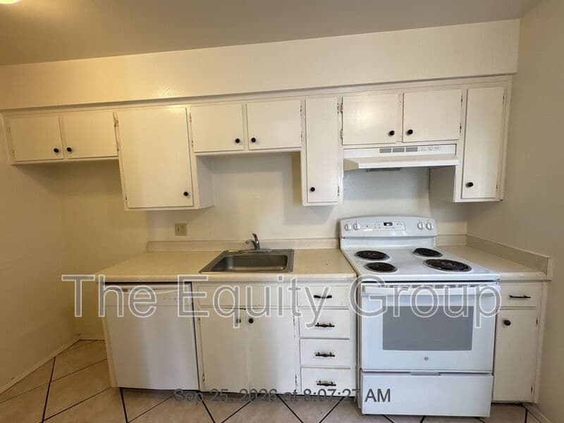 Exeter Condo: 310 North Orange Ave