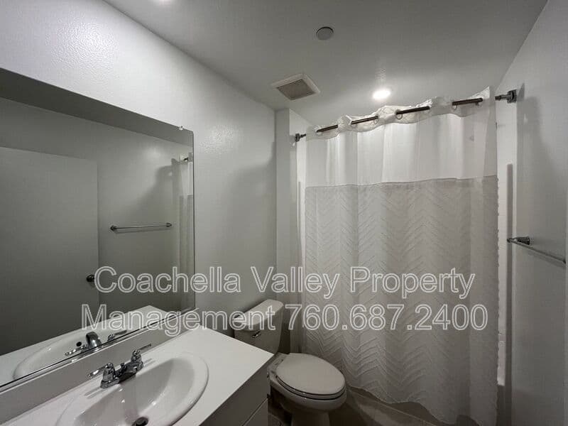 Indio House: 79225 Valor Ln