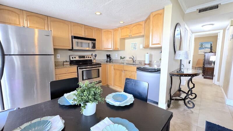 Daytona Beach Condo: 506 University Boulevard
