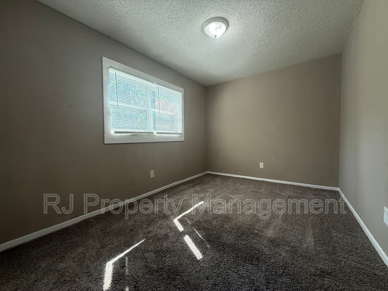 Memphis House: 4212 Falcon Dr